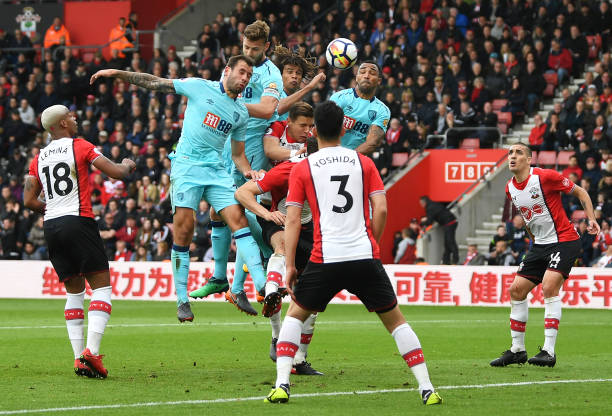 U22国足力克韩国U22，球迷在球员谢场时高喊“雄起”（U22国足击败韩国U22，谢场时球迷高呼“雄起”）